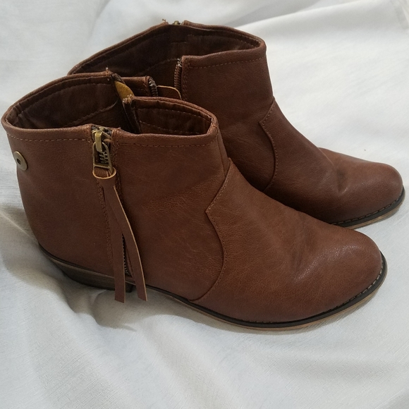 Breckelle's brown ankle Booties Size 9 - Picture 3 of 7